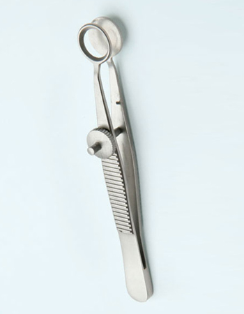 Hook Strabismus Graefe Medium